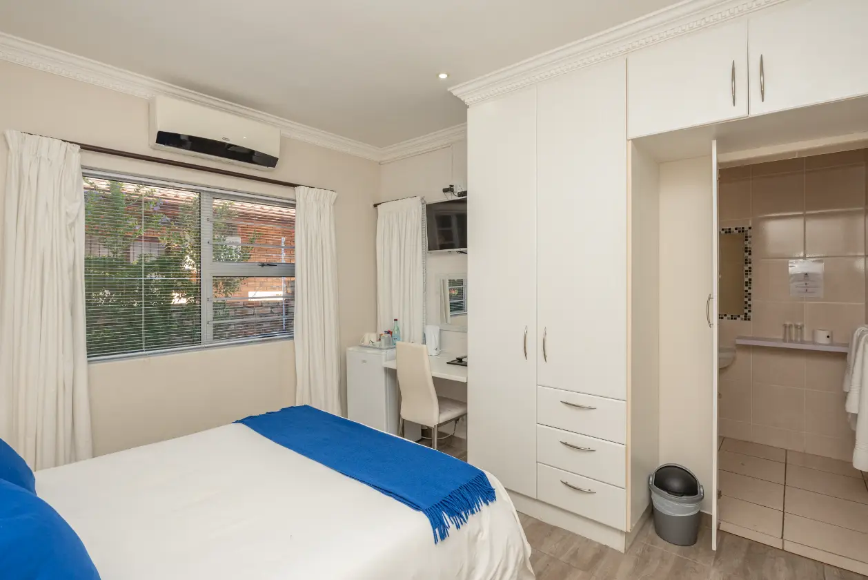 ROOM 10.2