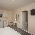 ROOM 4.