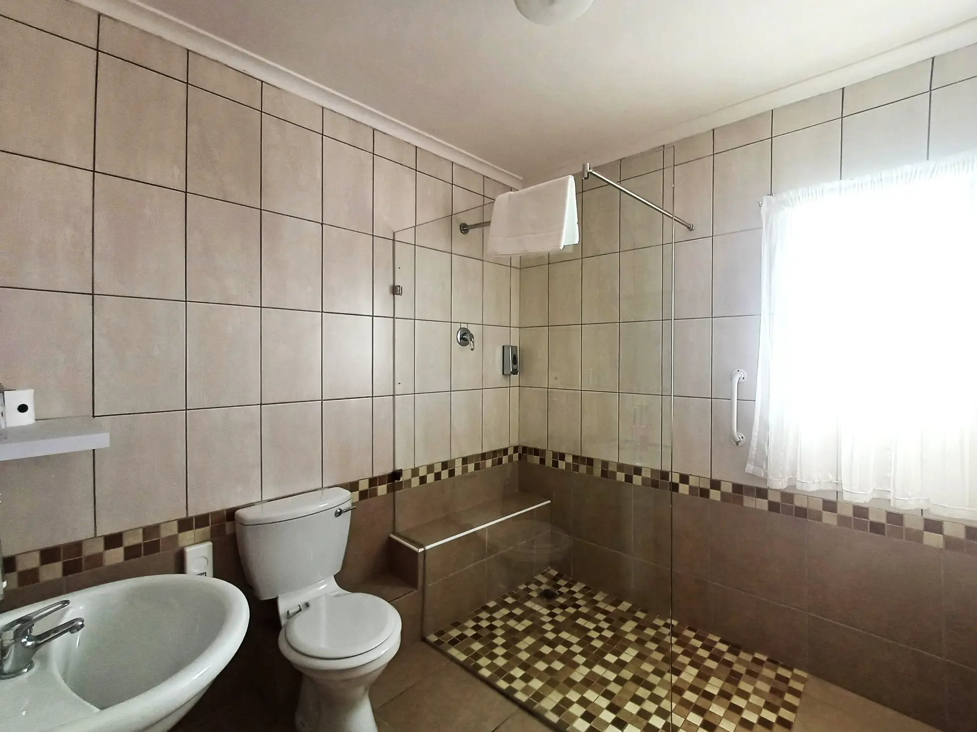 ROOM.2