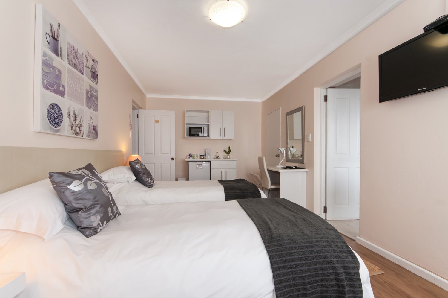 Millard Crescent Guest House Room4